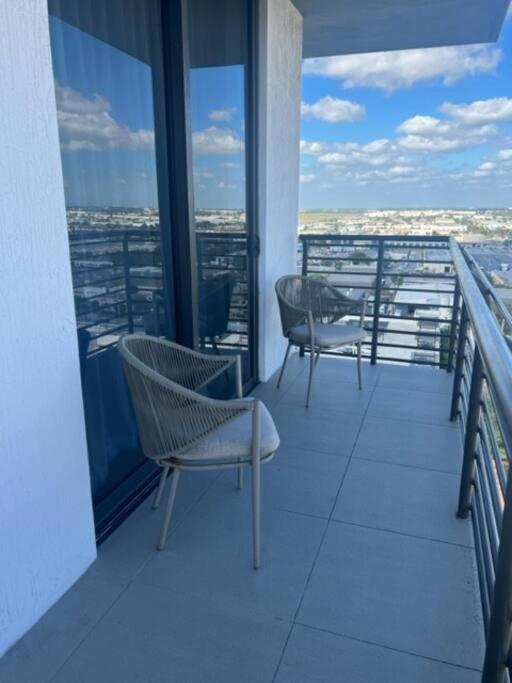For Rent 2 Bed 2 Bath 1 Parking Downtown Doral Apartamento