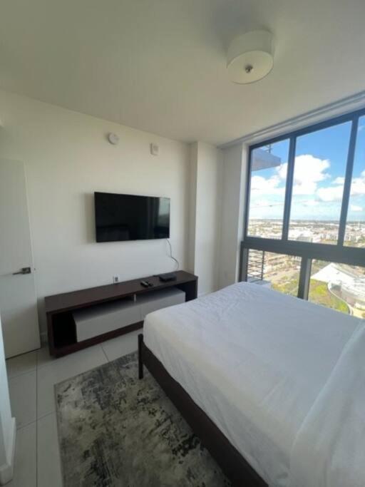 For Rent 2 Bed 2 Bath 1 Parking Downtown Doral Apartamento Miami