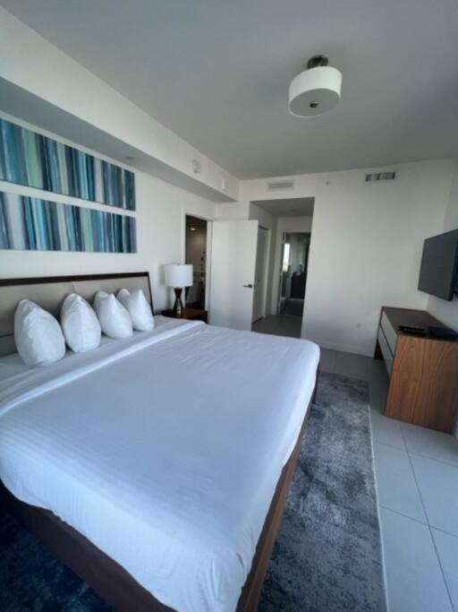 For Rent 2 Bed 2 Bath 1 Parking Downtown Doral Apartamento