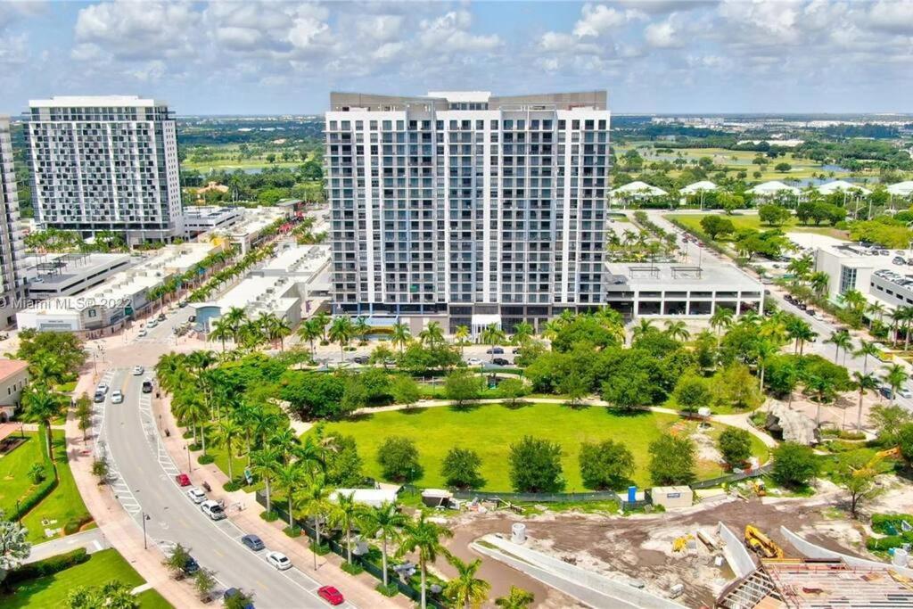 Apartamento For Rent 2 Bed 2 Bath 1 Parking Downtown Doral
