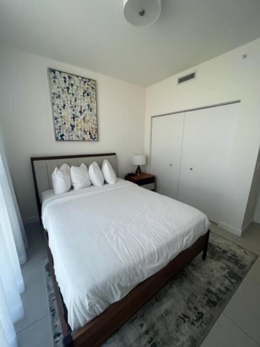 For Rent 2 Bed 2 Bath 1 Parking Downtown Doral Miami