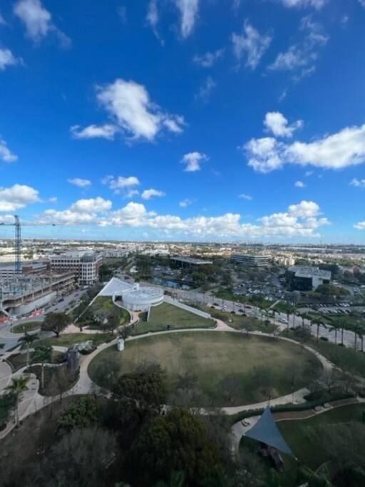 For Rent 2 Bed 2 Bath 1 Parking Downtown Doral *