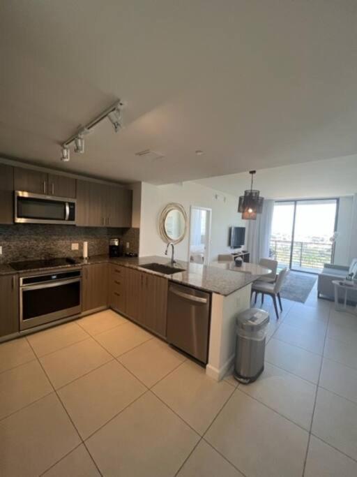 For Rent 2 Bed 2 Bath 1 Parking Downtown Doral Apartment Miami
