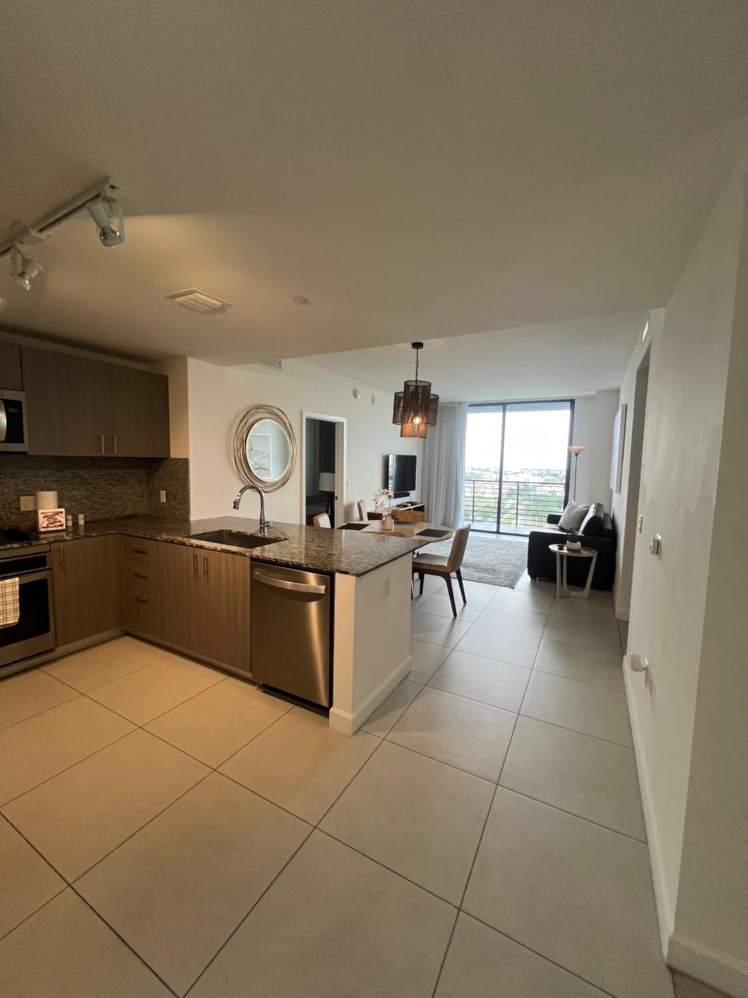 Apartment For Rent 2 Bed 2 Bath 1 Parking Downtown Doral *