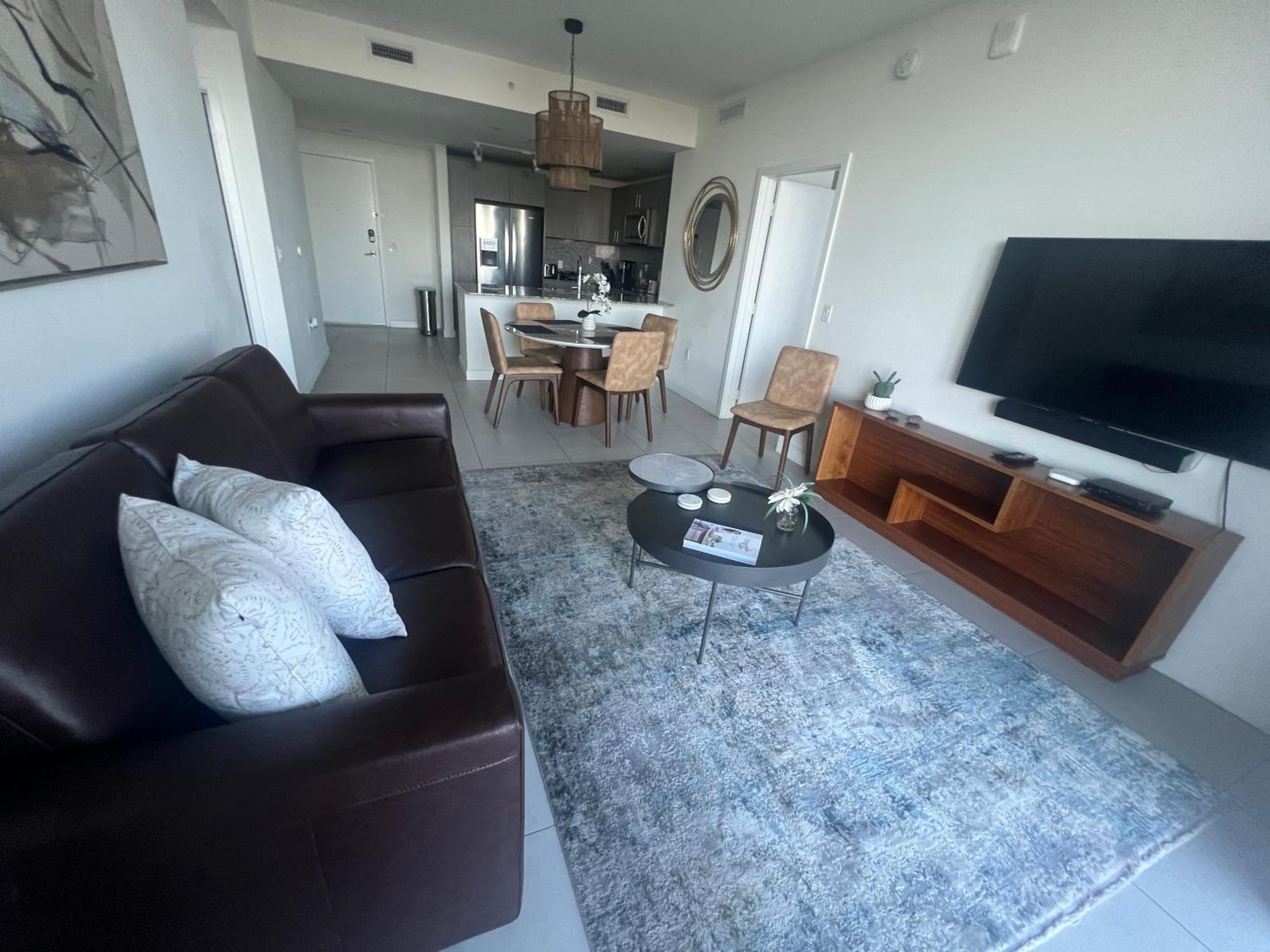 For Rent 2 Bed 2 Bath 1 Parking Downtown Doral * Miami